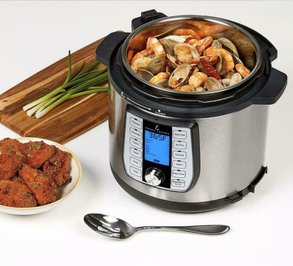 Emeril Lagasse 8qt Pressure Cooker Air Fryer Duet 12 in 1 & Dual Lid