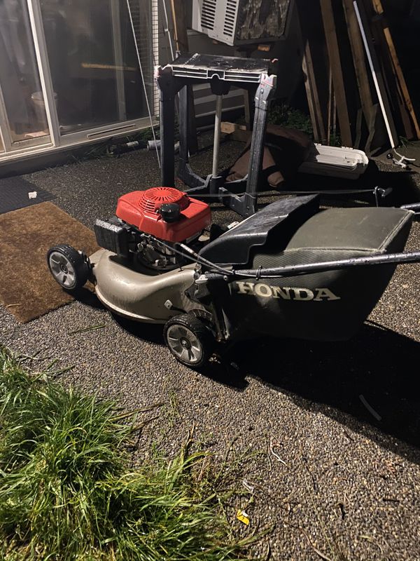 Honda HRR216VLA gas mower /key start for Sale in WA OfferUp