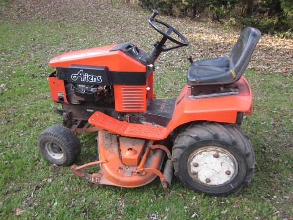 Ariens HT-18 18 hp v twin Tractor w/ 48