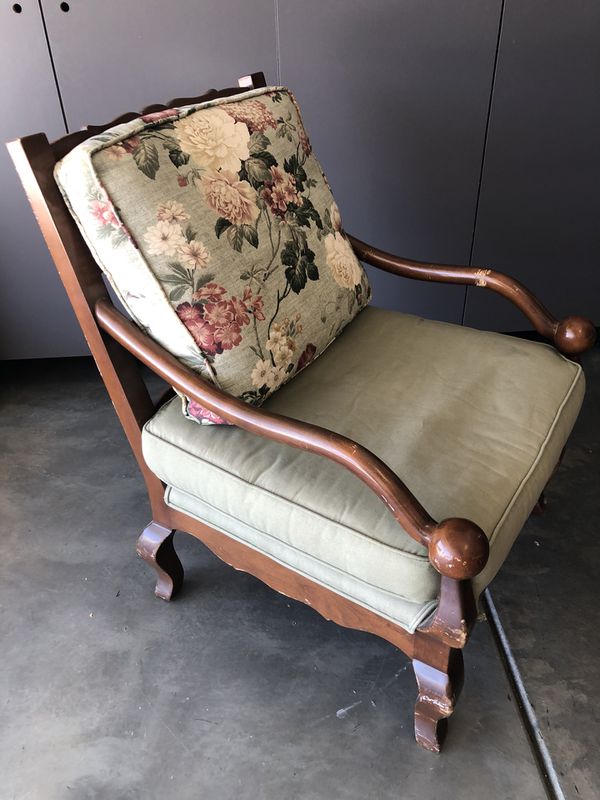 Living Room Chair for Sale in Visalia, CA - OfferUp