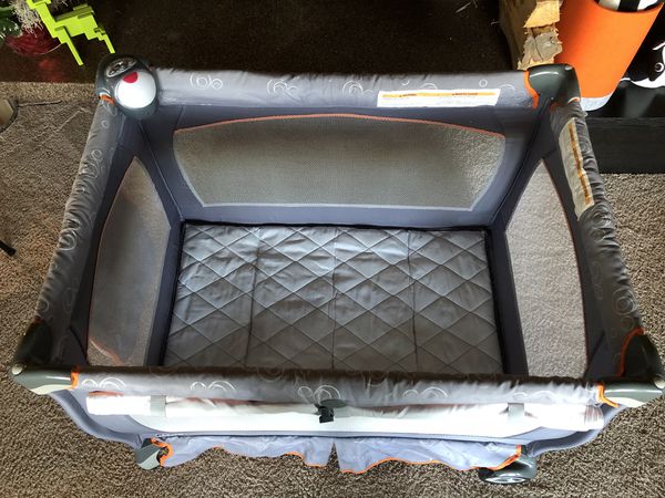 Chicco Lullaby Playard Pack-and-Play portable crib for Sale in Bothell