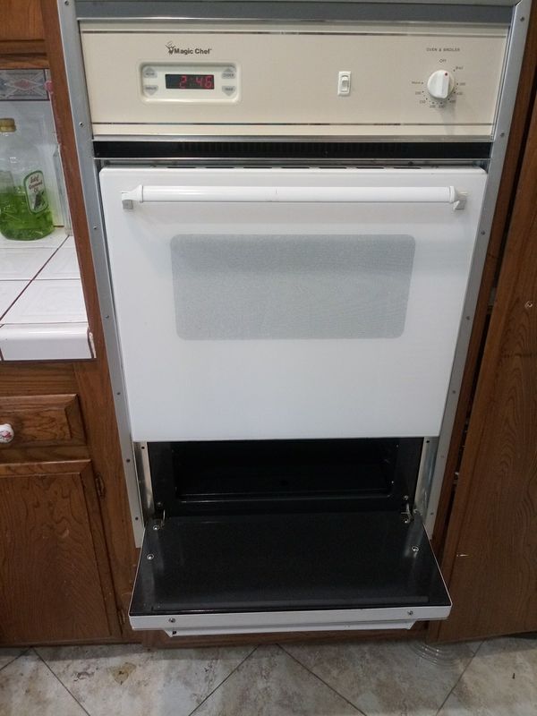 Magic Chef single gas oven for Sale in Santa Ana, CA OfferUp