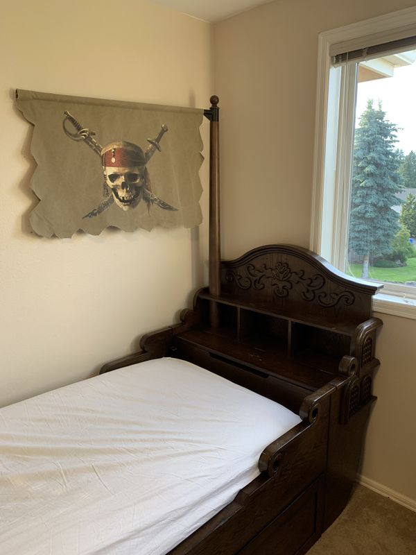 Child’s Pirate Ship Bed (Pirates of the Caribbean) for Sale in Edgewood
