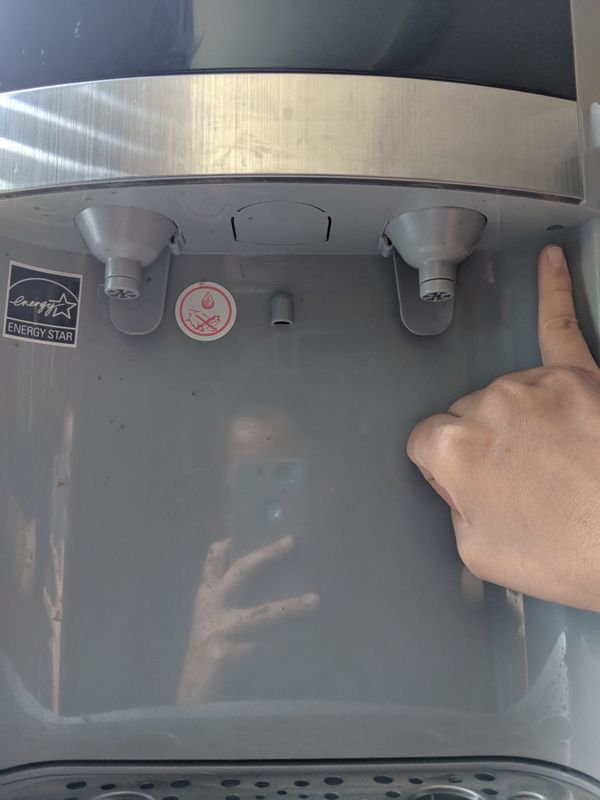 Water dispenser Primo 601177 leaks water. for Sale in San Antonio, TX