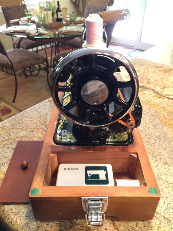 Singer Golden Sphinx Model 15 NLK Sewing Machine for Sale in Puyallup