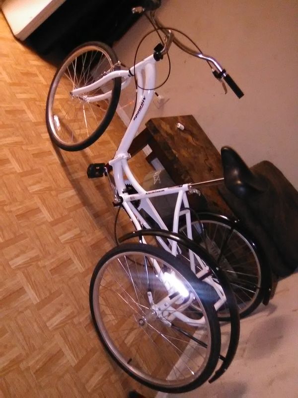Alameda White and black cruiser bike with three wheels for Sale in