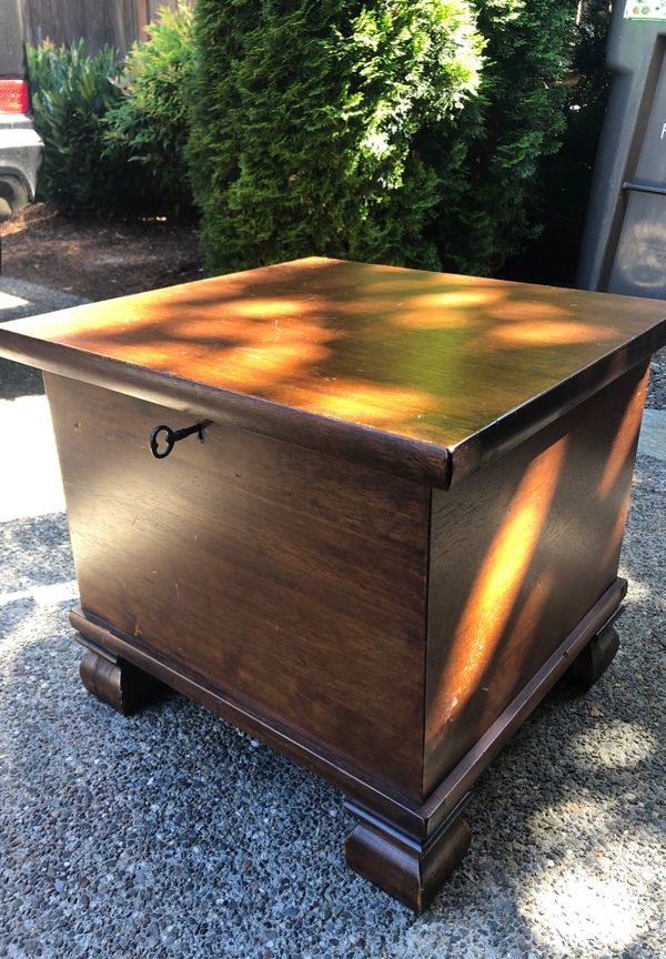 Pottery Barn storage cube. for Sale in Kirkland, WA OfferUp