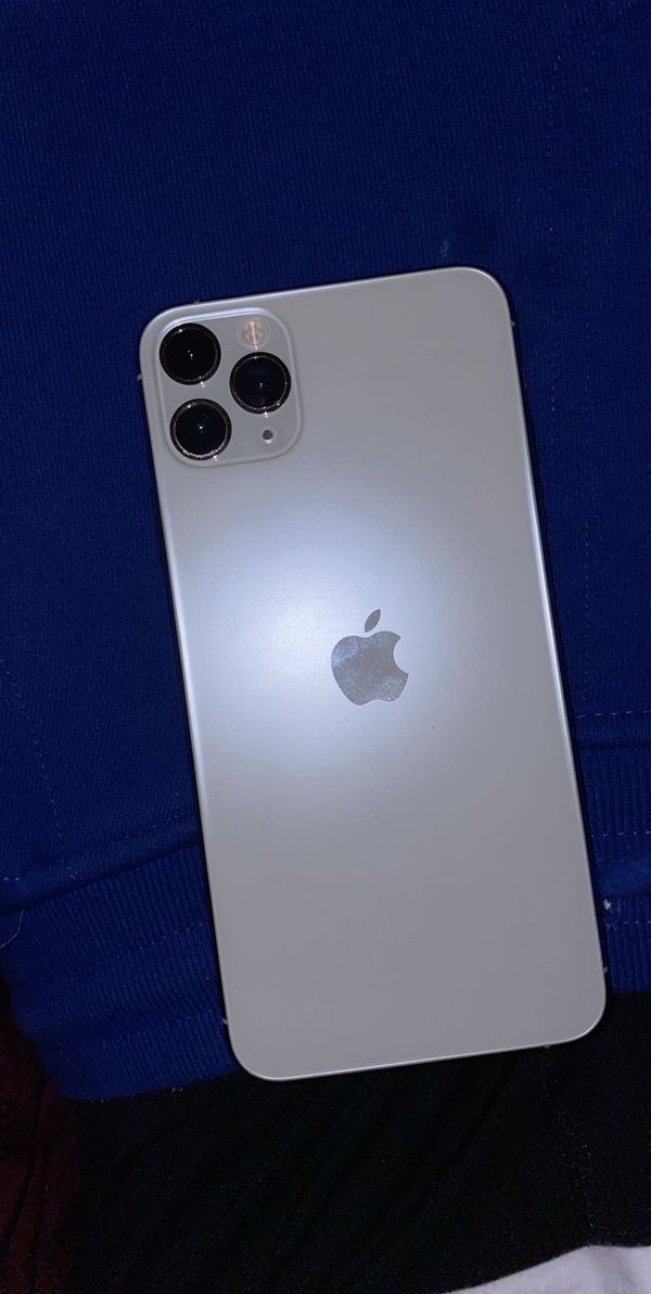 iPhone 11 pro max white for Sale in Brooklyn, NY OfferUp