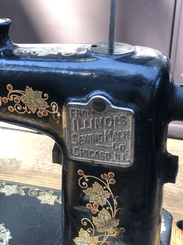 Vintage 1897 New Royal Sewing Co. Treadle Sewing Machine for Sale in