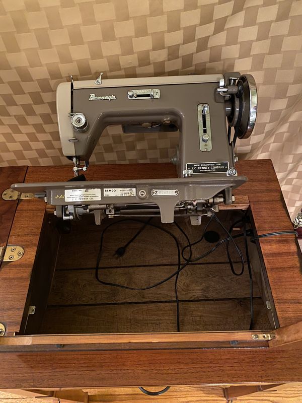 Antique Vintage JC PENNEY Sewing machine with Table for Sale in