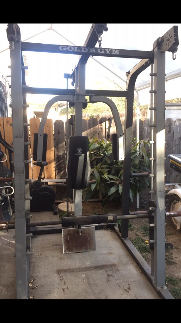 GOLDS GYM SMITH WEIGHT MACHINE for Sale in San Diego, CA OfferUp