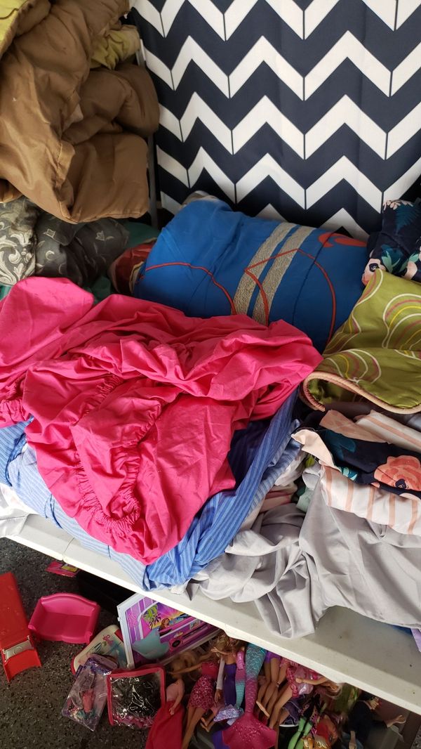 Comforter pillow case bed sheets for Sale in Elk Grove