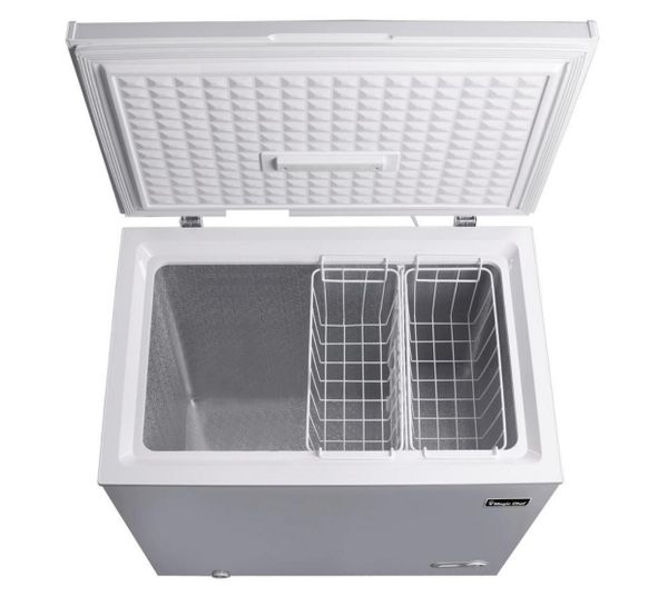 Magic Chef 7.0 cu. ft. Chest Freezer in White for Sale in Issaquah, WA