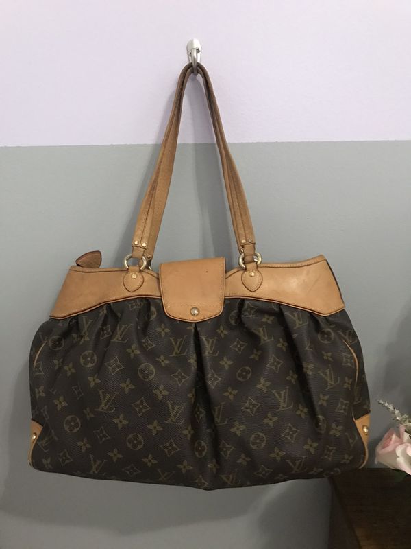 Used Louis Vuitton Shoulder Bag for Sale in Royal Palm Beach, FL - OfferUp