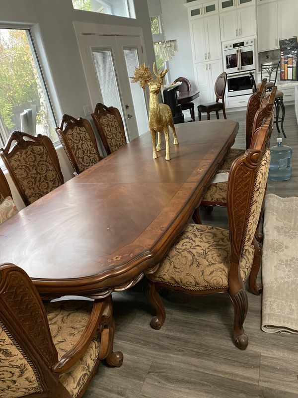 Dining Table AICO BY MICHAEL AMINI 8 chairs for Sale in Sacramento, CA
