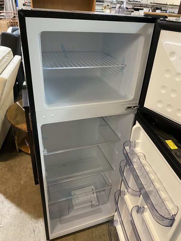 New! Thomson 7.5 cu. ft. Top freezer/refrigerator for Sale in Vero