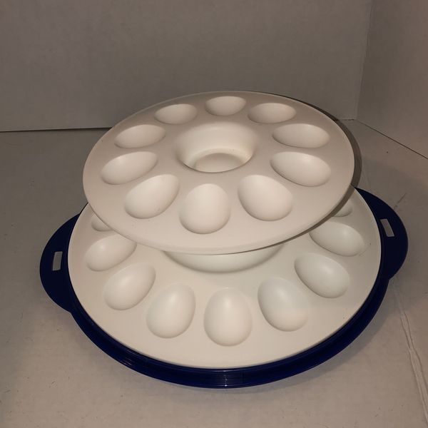 Tupperware Eggceptional devilled egg carrier / cake taker for Sale in