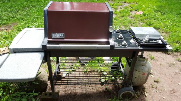 Weber Silver C Series Grill with side burner. for Sale in Paradise ...