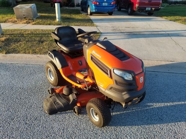 Husqvarna YTH24K48 riding mower.24hp, 48