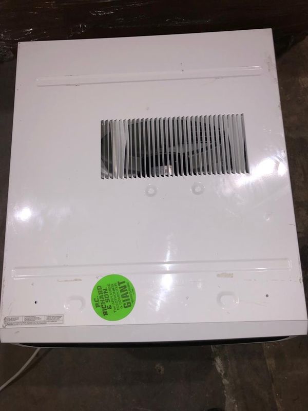 Frigidaire Air conditioner AC wall unit 18,000 BTU for Sale in Houston
