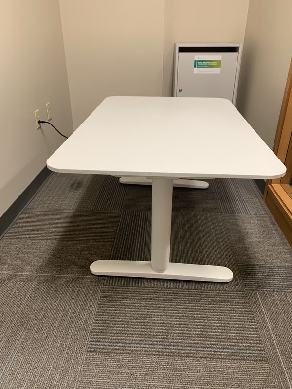 IKEA Bekant POWER sit/stand office desks for Sale in Renton, WA OfferUp