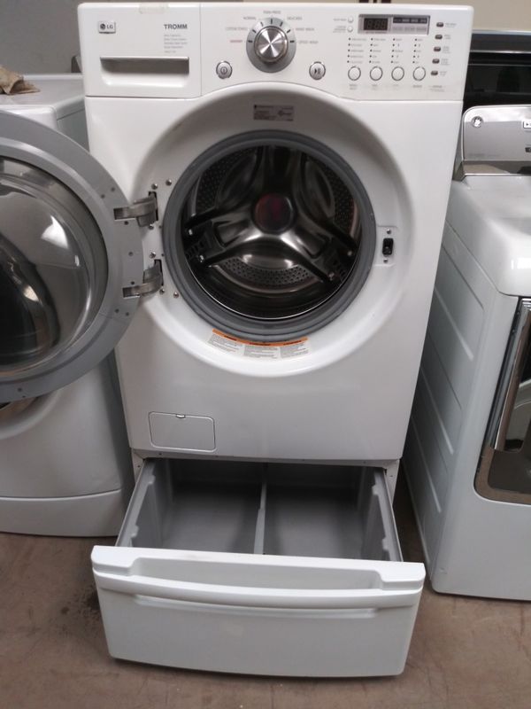 LG Tromm ultra capacity front load washer for Sale in WARRENSVL HTS, OH