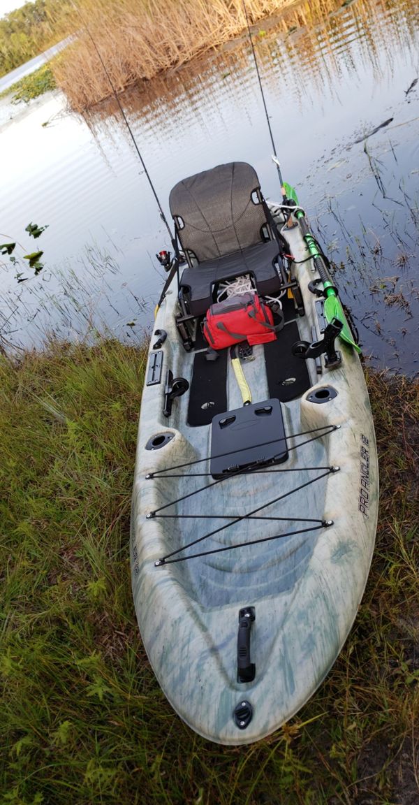 12 ft pro angler kayak for Sale in Kissimmee, FL - OfferUp