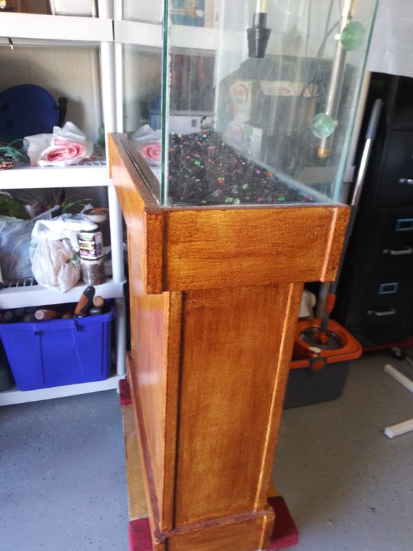 30 gallon fish tank tall with stand for Sale in Lake Worth, FL - OfferUp