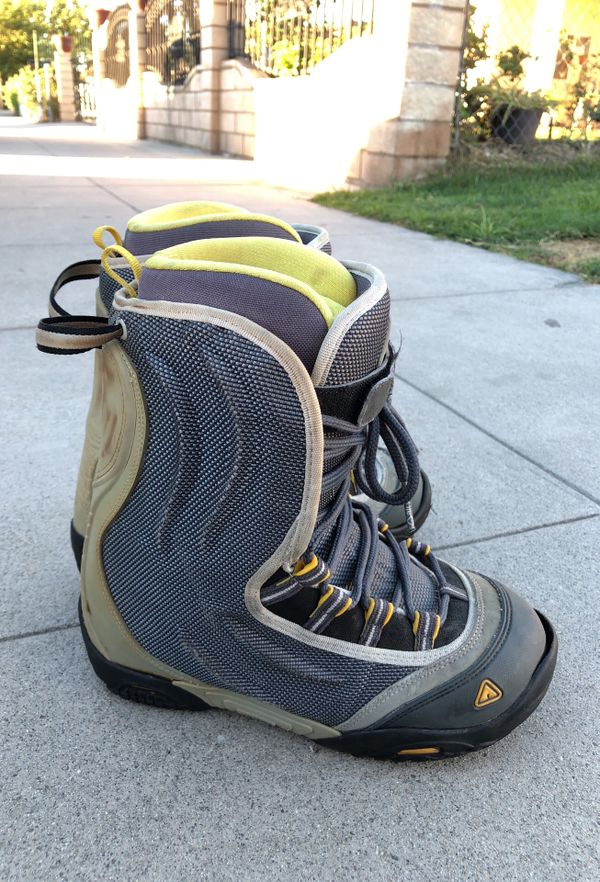AIRWALK SNOWBOARD BOOTS FOR SALE! for Sale in Colton, CA OfferUp