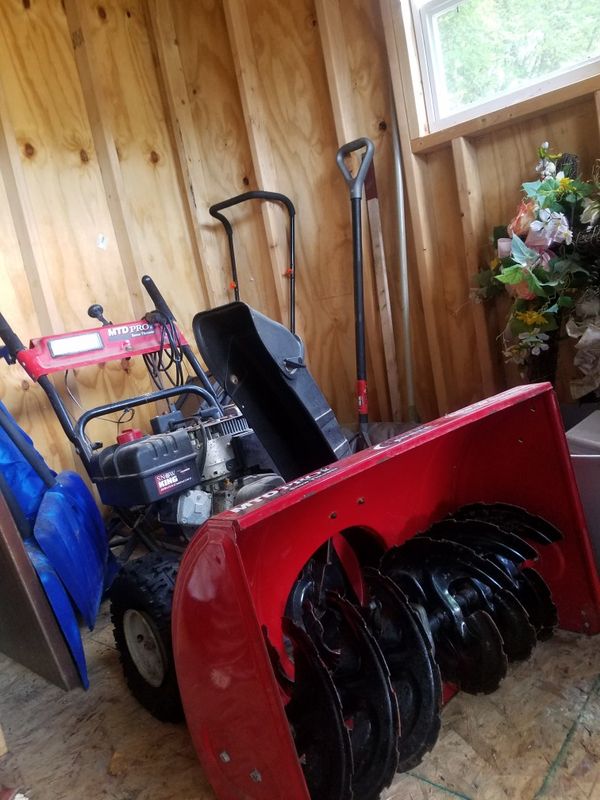 MTD Pro 29 inch Snow Blower for Sale in Cleveland, OH OfferUp