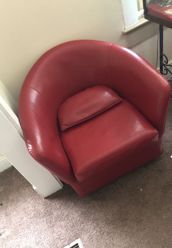 2 Red leather sitting chairs for Sale in Cleveland, OH OfferUp
