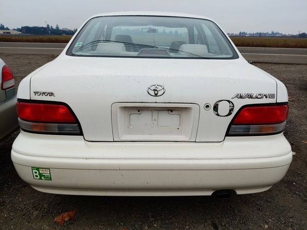 96 Toyota Avalon v6 153k for Sale in Woodburn, OR - OfferUp