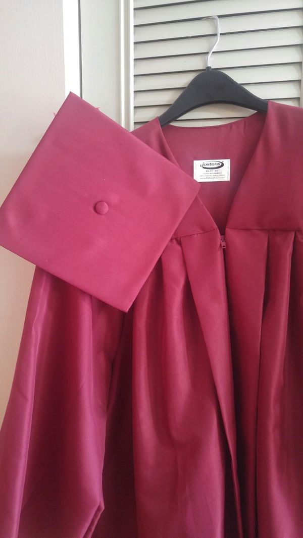 Jostens graduation cap and gown for Sale in Burtonsville, MD OfferUp