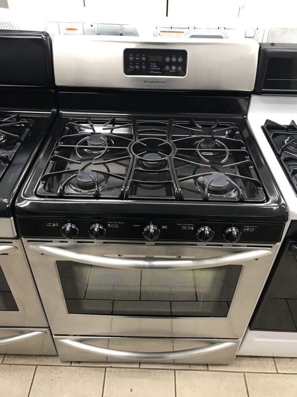 Frigidaire 5 burners stainless steel gas stove for Sale in Sterling ...