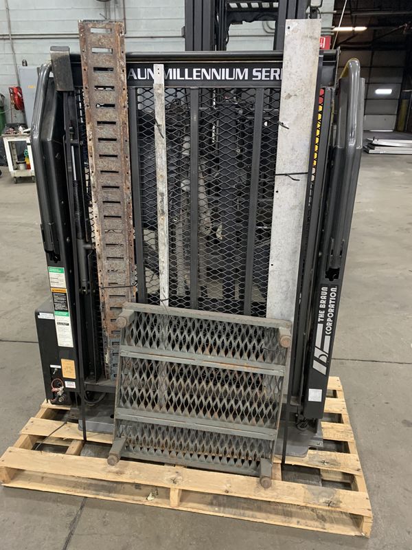 Braun Wheelchair Lift for Sale in Chicago, IL - OfferUp