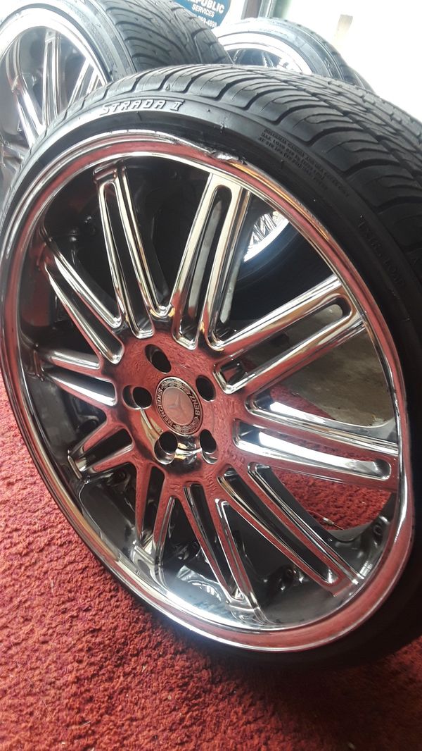 22 inch staggered rims. for Sale in Inglewood, CA - OfferUp