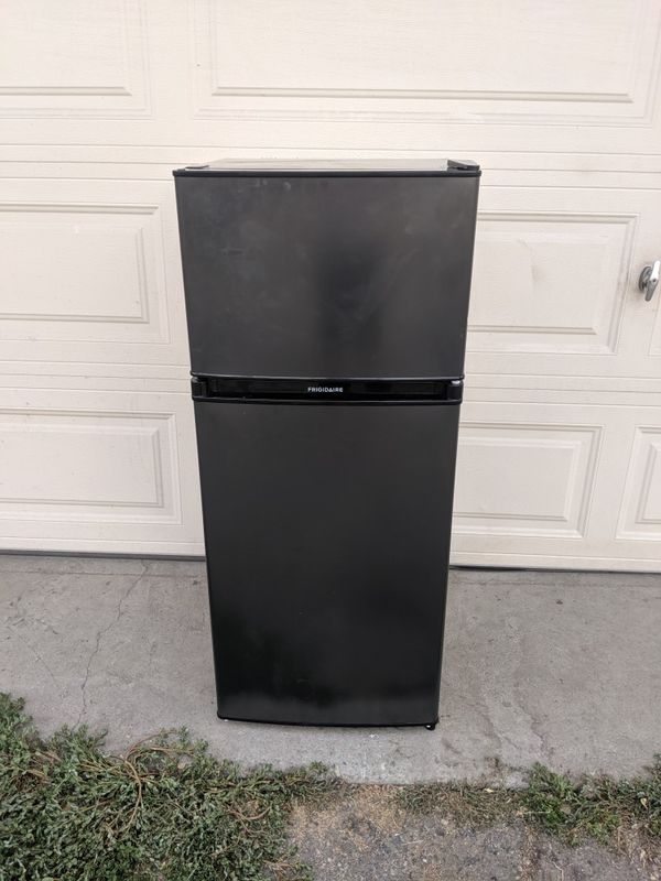 Frigidaire 4.5 Cu. Ft. Compact Refrigerator Black Stainless steel for