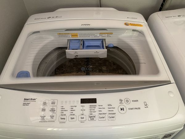 LG WT1501CW washer and LG 1501W dryer for Sale in Port Orchard, WA