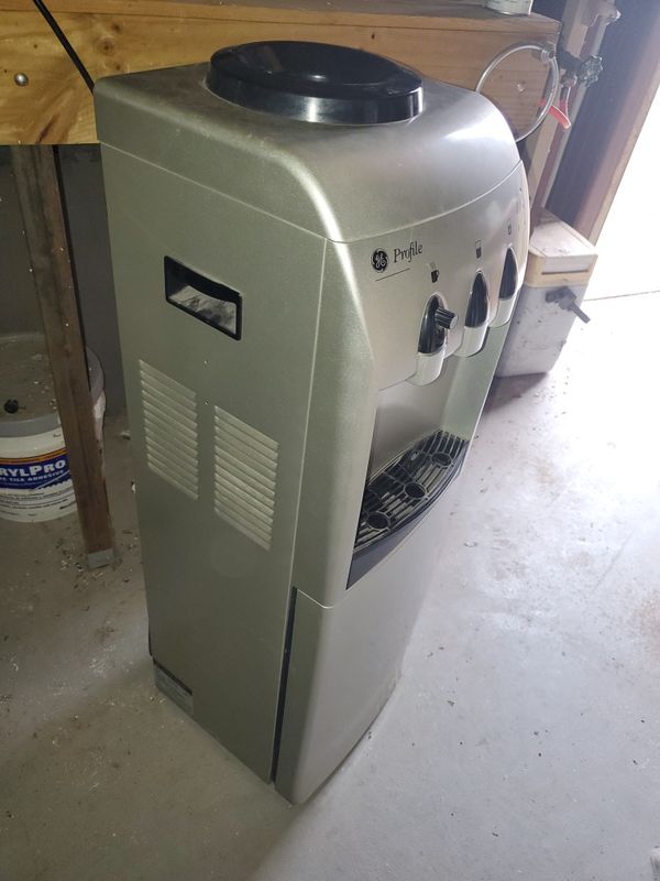 GE Hot & Cold Water Dispenser with Mini Fridge Home or Office for Sale