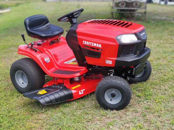 CRAFTSMAN T110 17.5-HP Manual/Gear 42-in Riding Lawn Mower. Almost New
