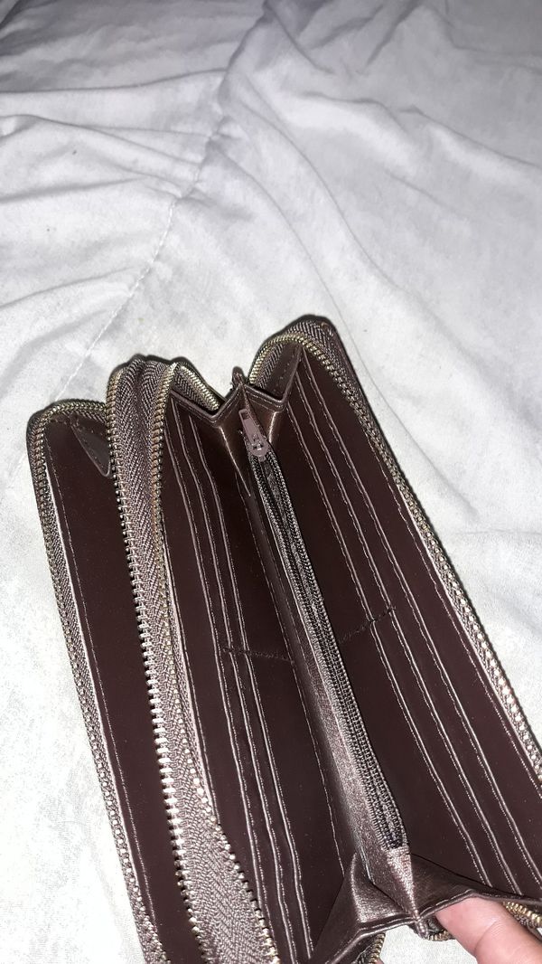 Louis vuitton wallet for Sale in Tucson, AZ - OfferUp
