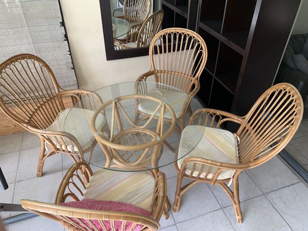 Bamboo patio table and 4 chairs for Sale in Fort Lauderdale, FL - OfferUp