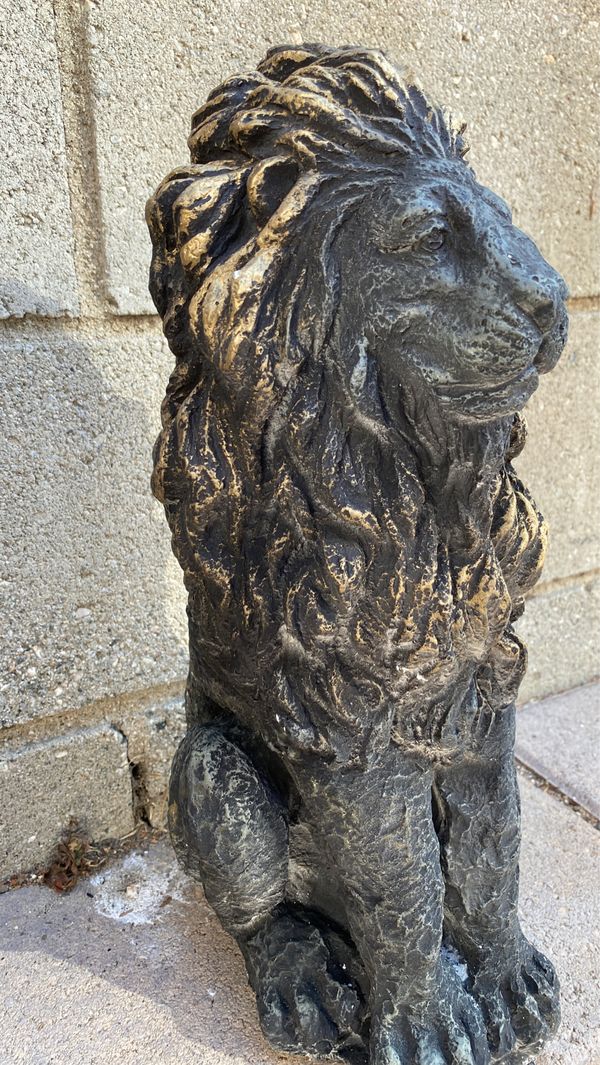 LION STATUE! 15” Stone painted concrete lion statue sculpture for