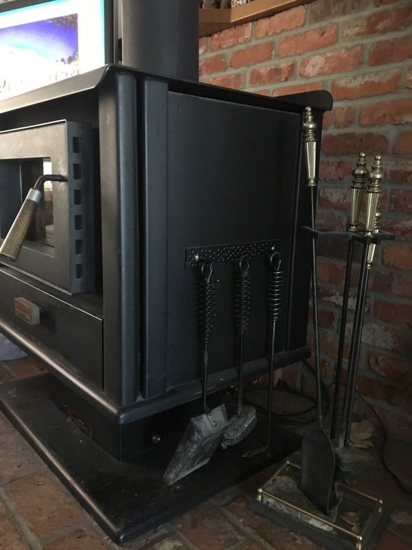 Arrow 1800A Wood Stove for Sale in University Place, WA OfferUp