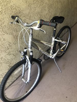 Giant lady’s bike for Sale in Santa Ana, CA