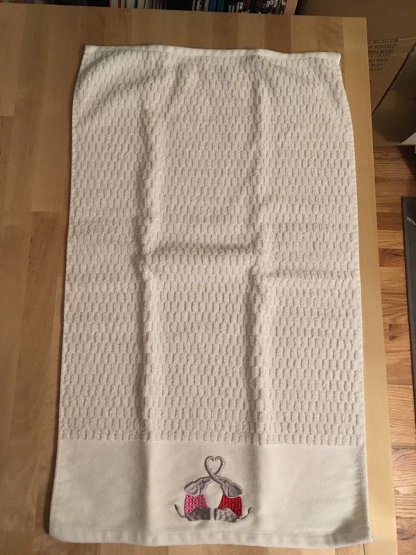 Casaba embroidered elephant bath towel set (2 matching hand towels