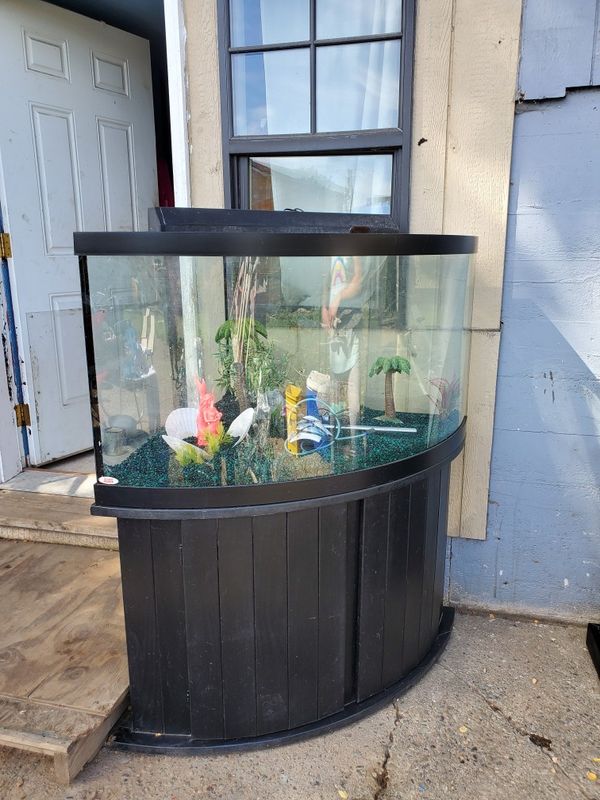 100 gallon corner fish aquarium for Sale in WA OfferUp