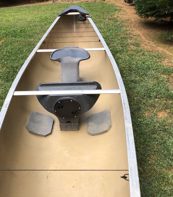 13’ Whitesell whitewater canoe. Perception saddle, adjustable foot