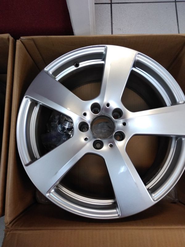 Mercedes rims for sale 500 for Sale in San Antonio, TX OfferUp