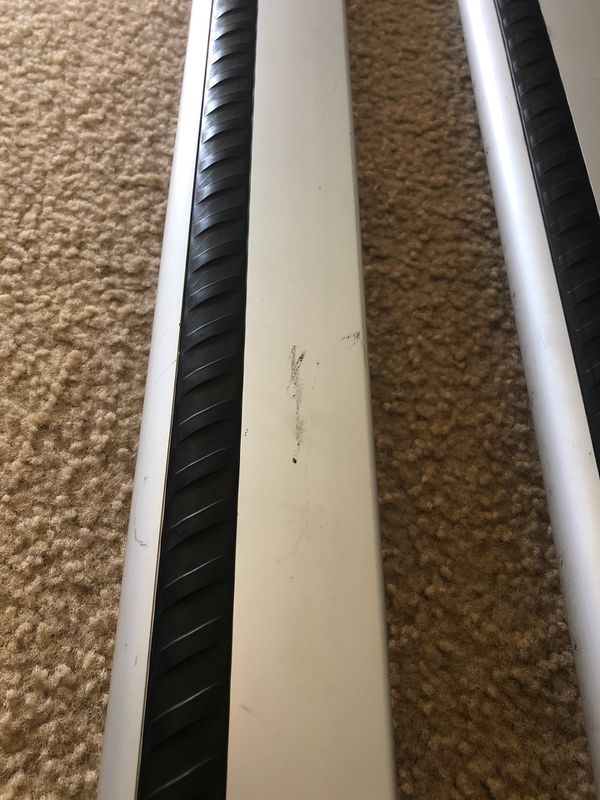Thule Aeroblade Edge 7502 7503 for Sale in San Diego, CA - OfferUp